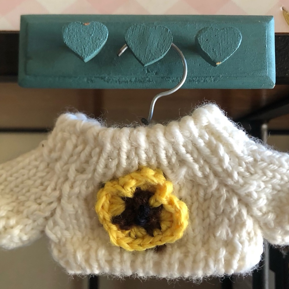 Miniature Teddy Bear Knit Sweater with Hanger & Wooden Heart Hook